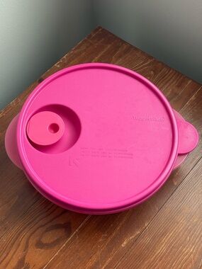 Pink Tupperware Crystal Wave 3 Compartment Microwavable Container 3859A-4